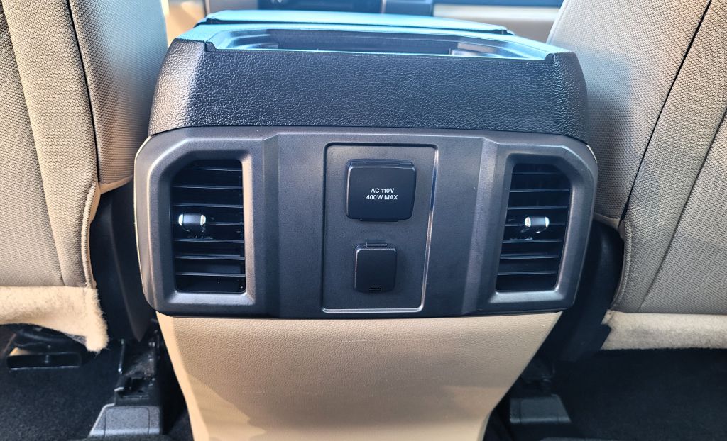 Photo 26 of this FORD F150
