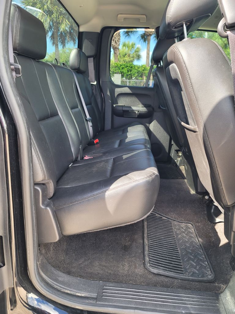 Photo 13 of this CHEVROLET SILVERADO 1500