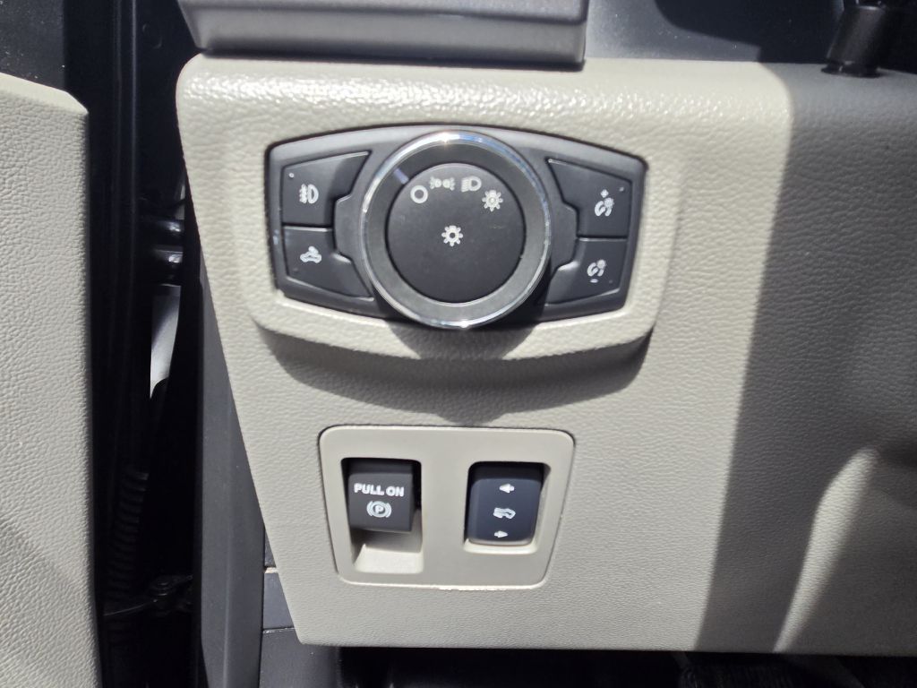 Photo 16 of this FORD F150