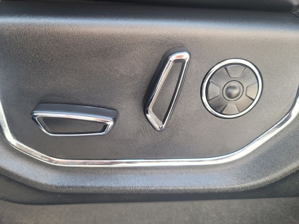 Photo 12 of this FORD F250