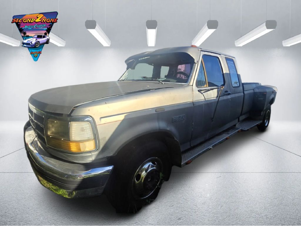 Photo 2 of this FORD F350