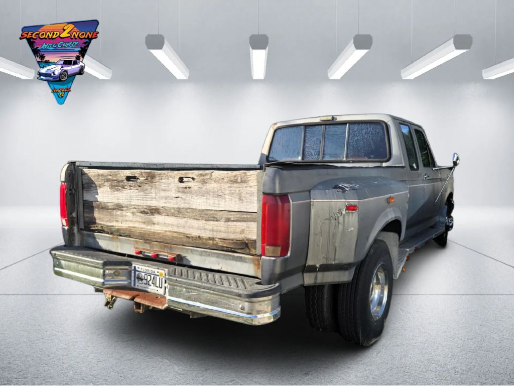 Photo 3 of this FORD F350