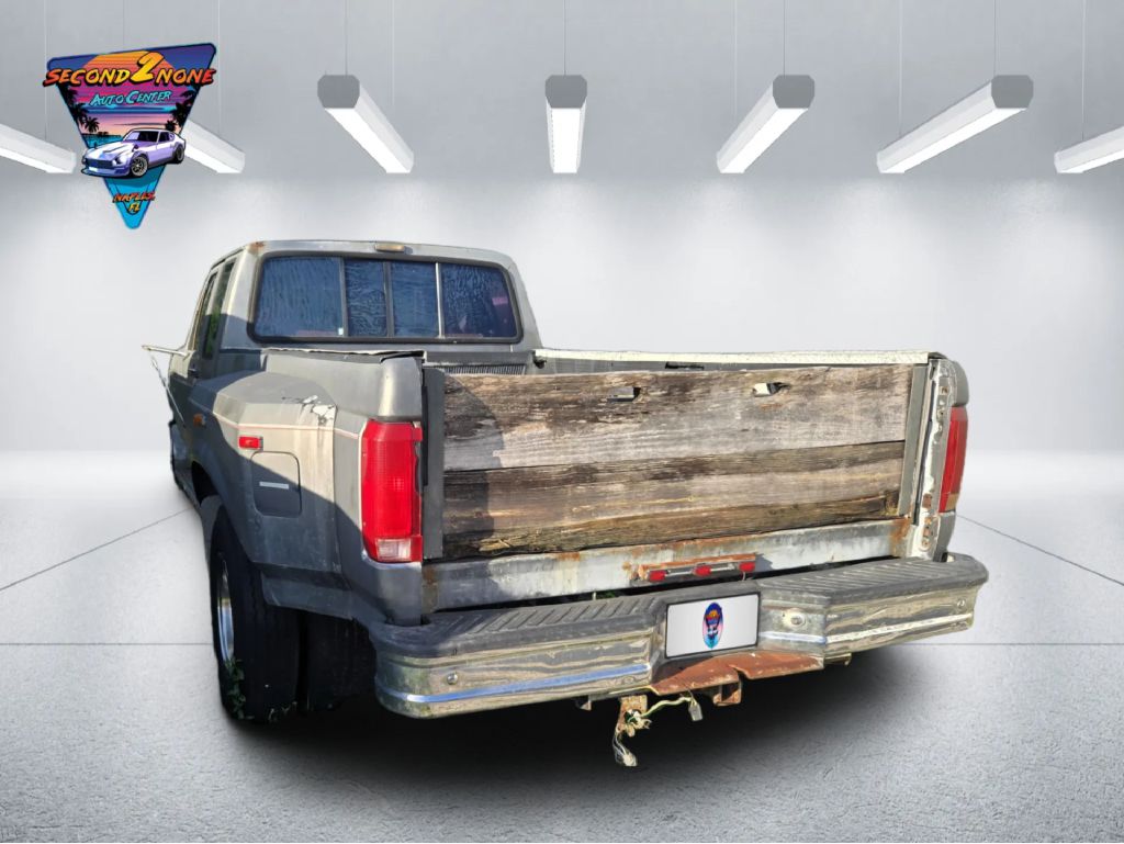 Photo 4 of this FORD F350