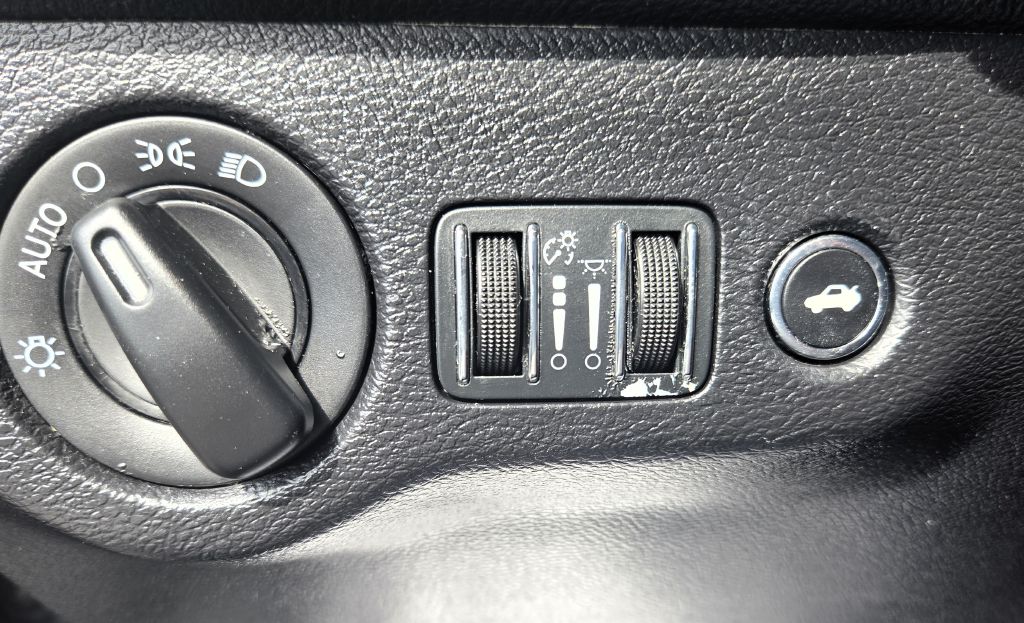 Photo 15 of this DODGE CHALLENGER
