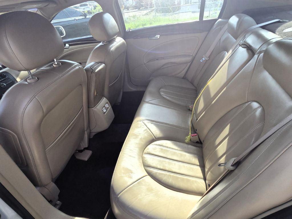 Photo 9 of this BUICK LUCERNE