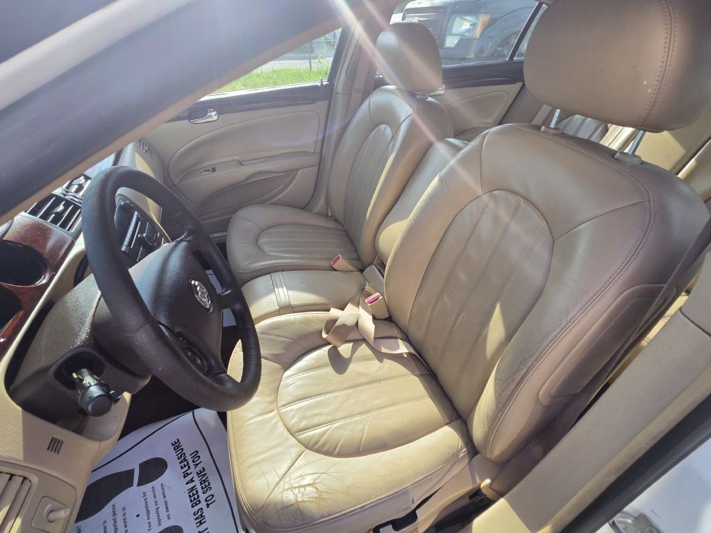Photo 12 of this BUICK LUCERNE