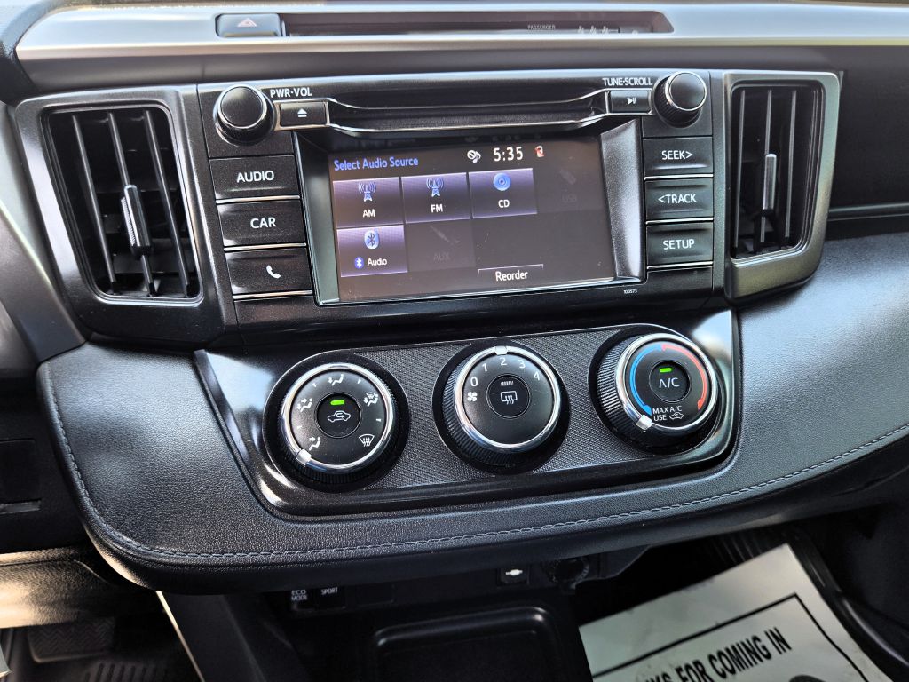 Photo 13 of this TOYOTA RAV4