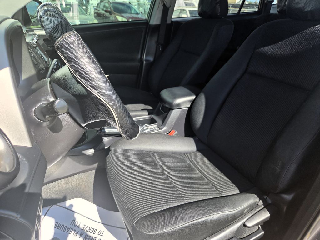 Photo 14 of this TOYOTA RAV4