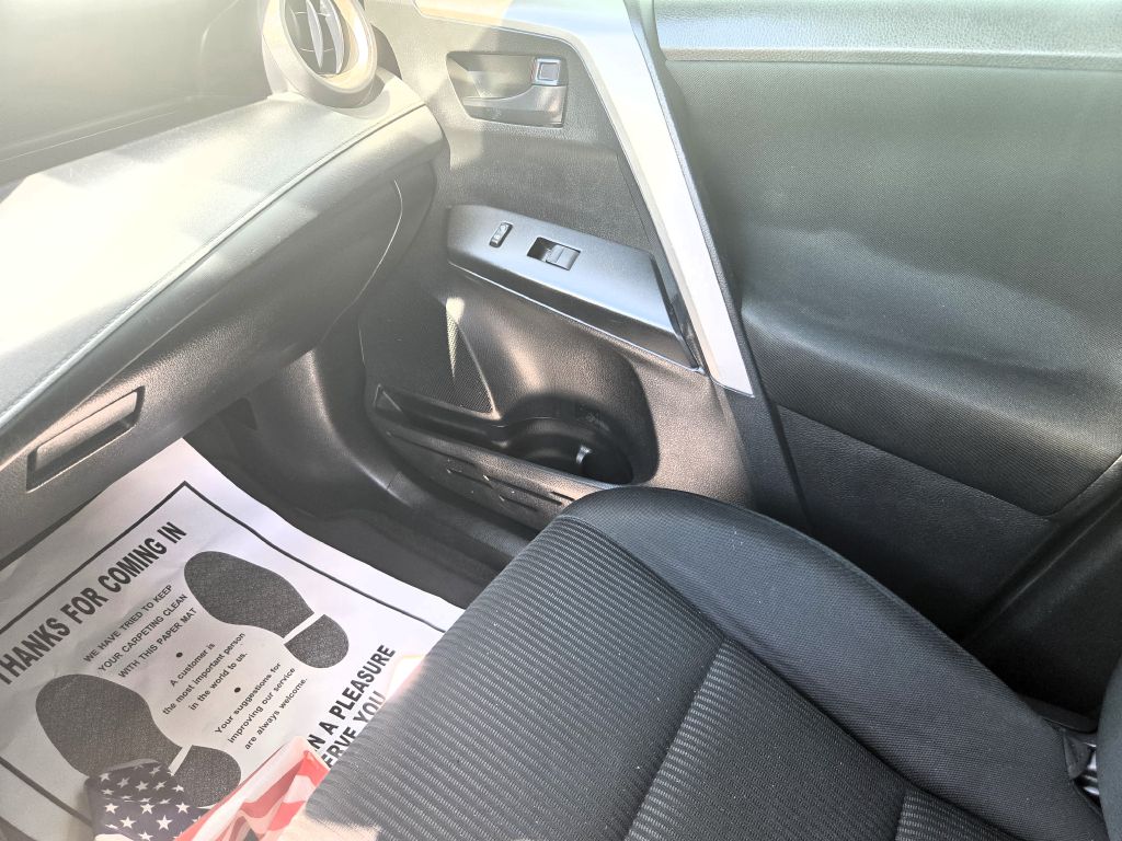 Photo 15 of this TOYOTA RAV4