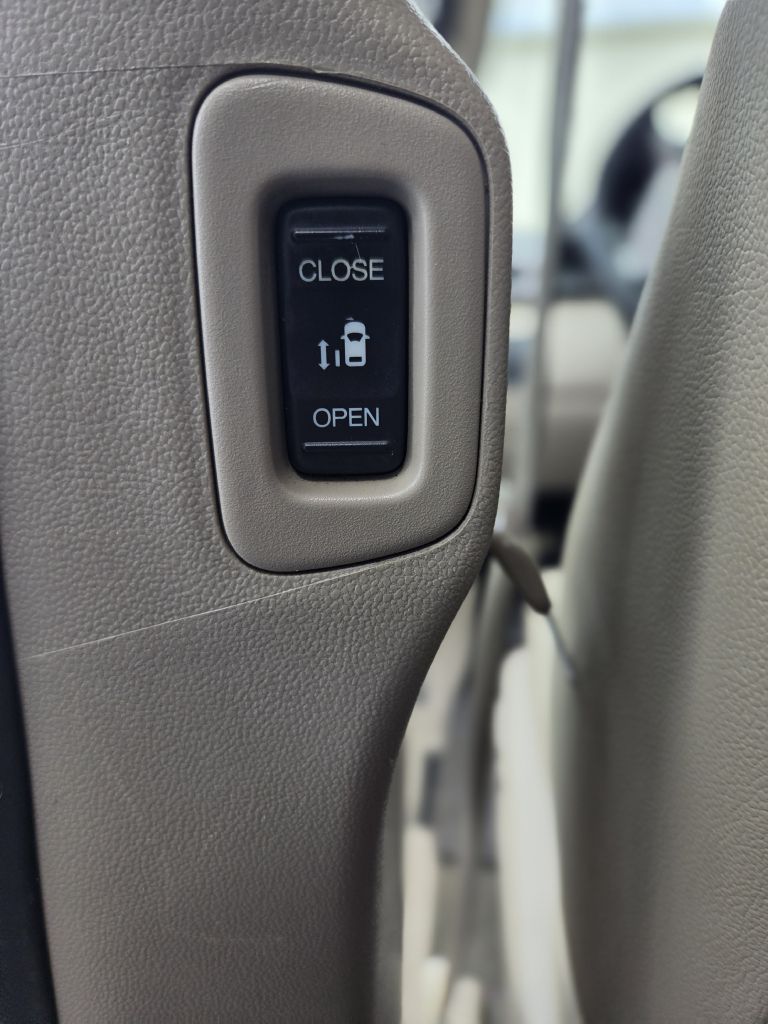 Photo 9 of this HONDA ODYSSEY
