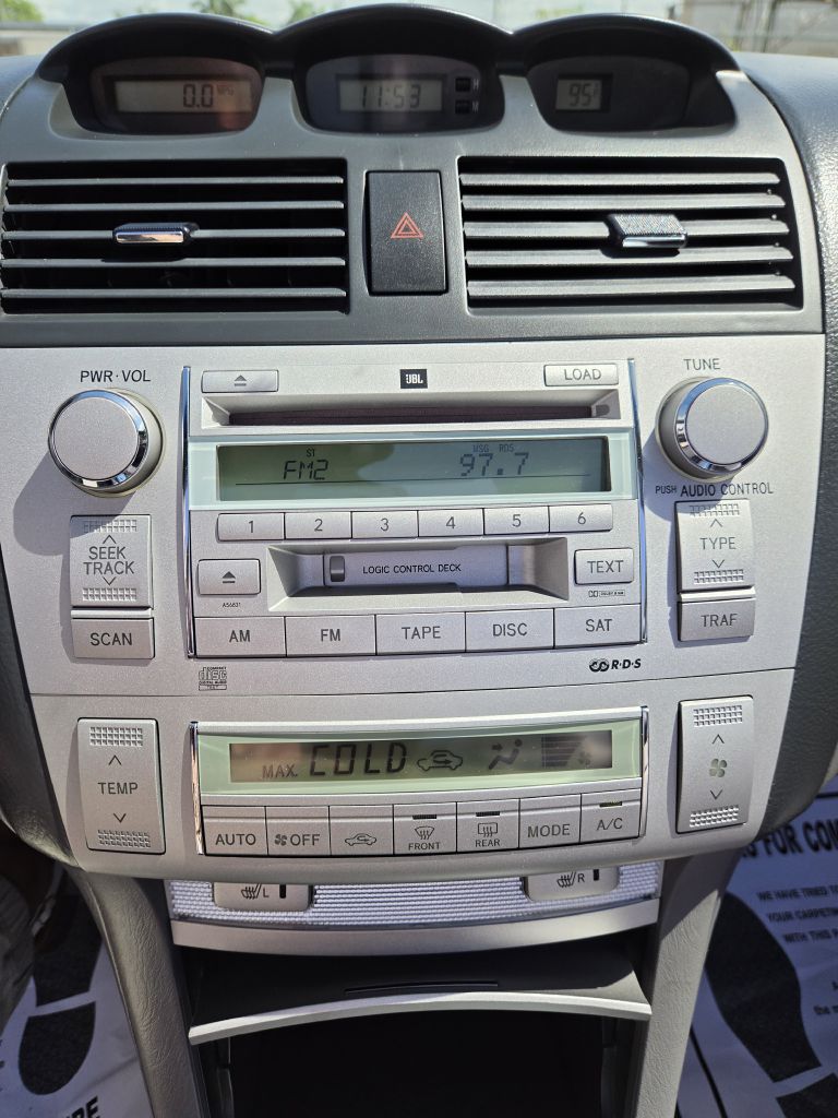 Photo 16 of this TOYOTA CAMRY SOLARA