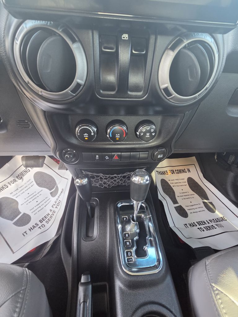 Photo 13 of this JEEP WRANGLER