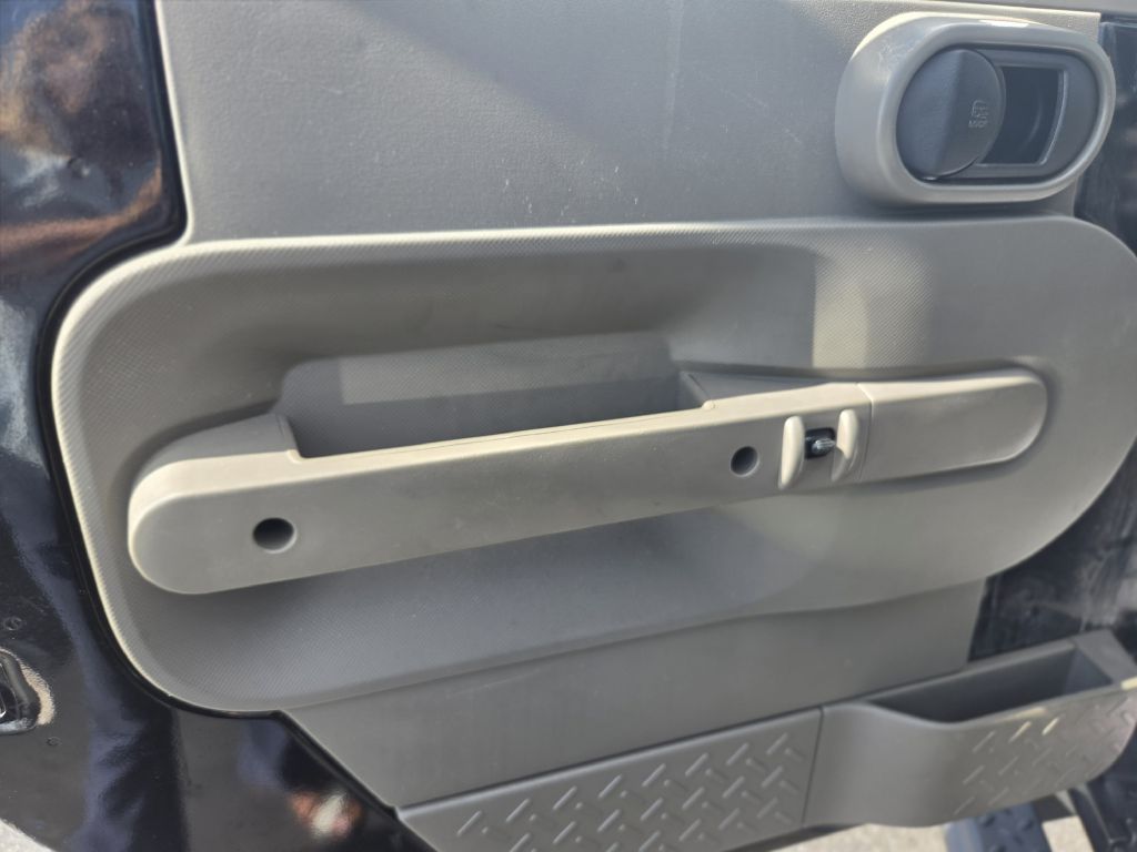 Photo 12 of this JEEP WRANGLER UNLIMI