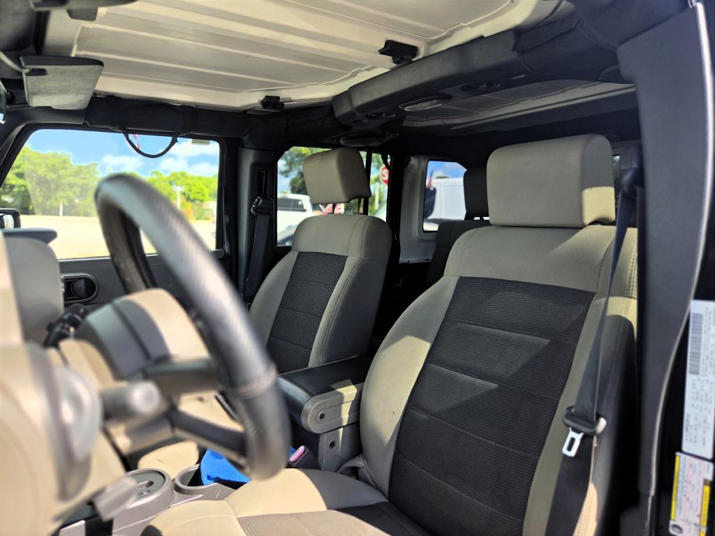Photo 13 of this JEEP WRANGLER UNLIMI