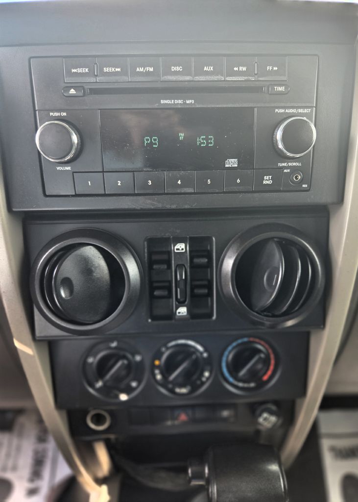 Photo 15 of this JEEP WRANGLER UNLIMI