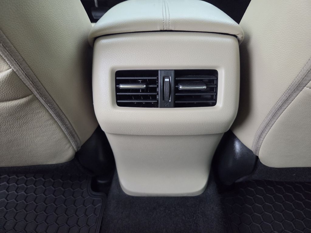 Photo 8 of this HONDA ACCORD