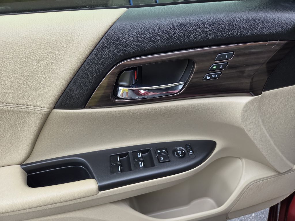 Photo 10 of this HONDA ACCORD