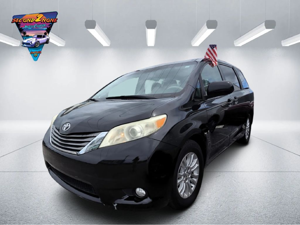 2014 TOYOTA SIENNA