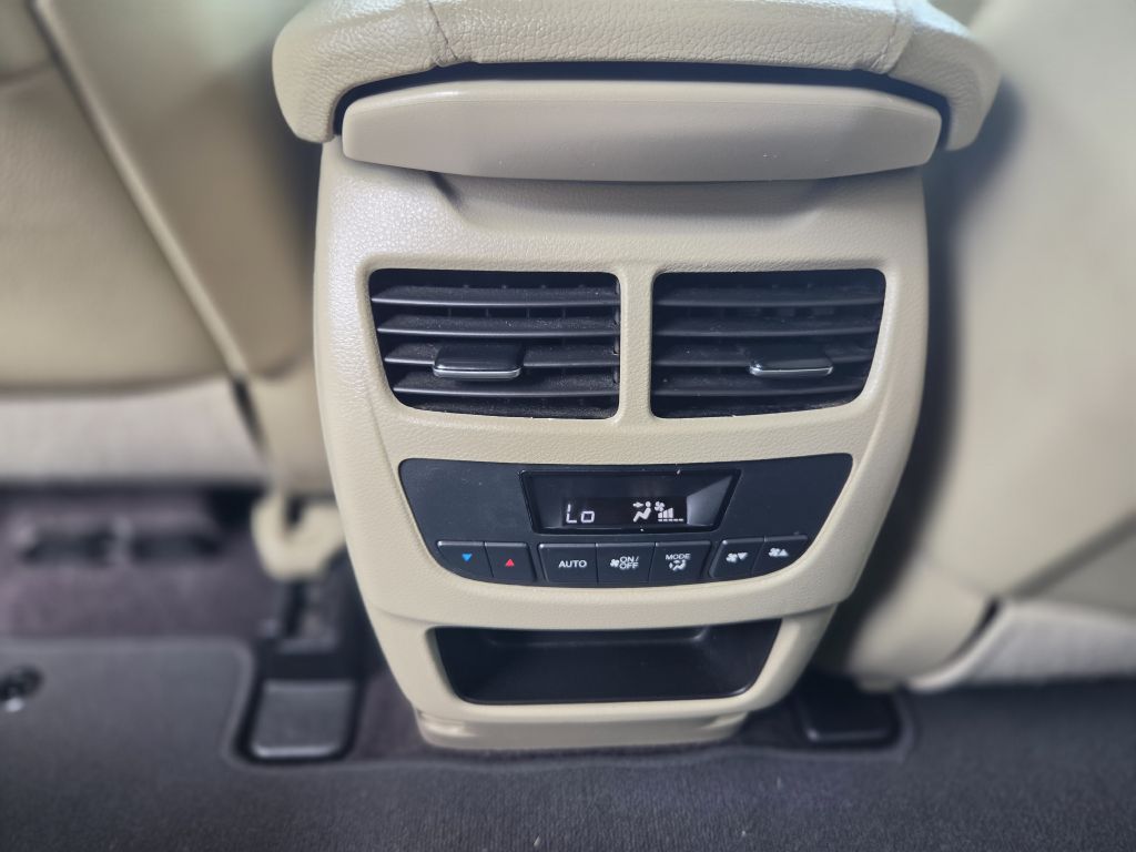 Photo 12 of this ACURA MDX