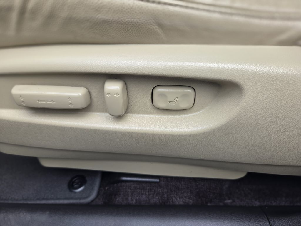 Photo 16 of this ACURA MDX