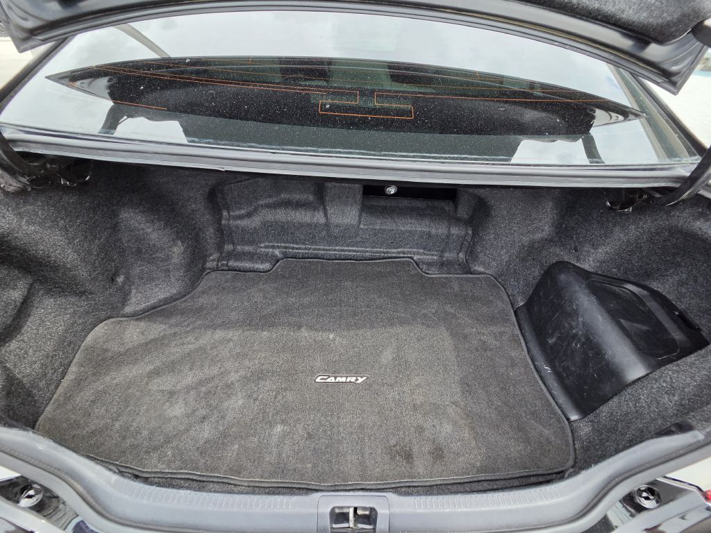 Photo 9 of this TOYOTA CAMRY