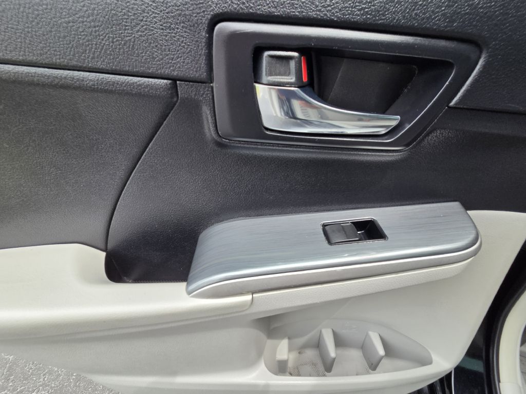 Photo 10 of this TOYOTA CAMRY