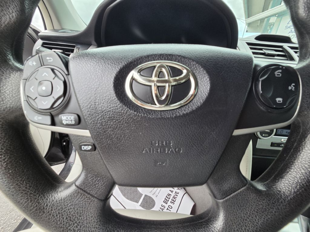 Photo 19 of this TOYOTA CAMRY