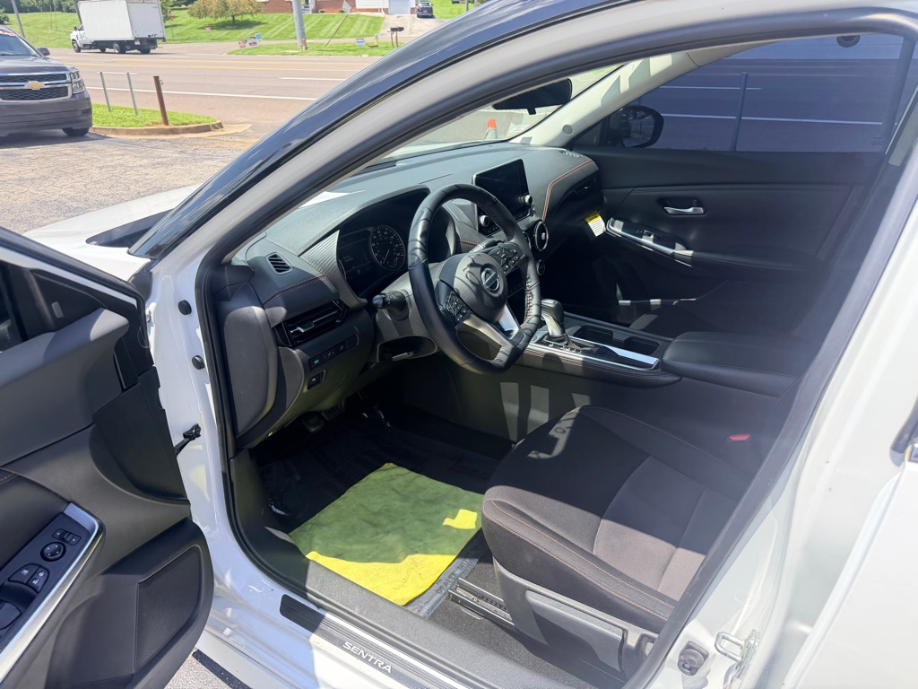 Photo 28 of this NISSAN SENTRA