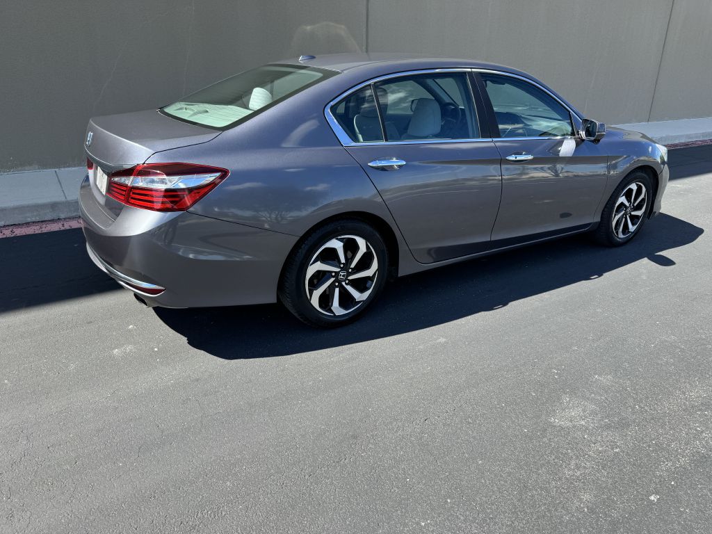 Photo 4 of this HONDA ACCORD