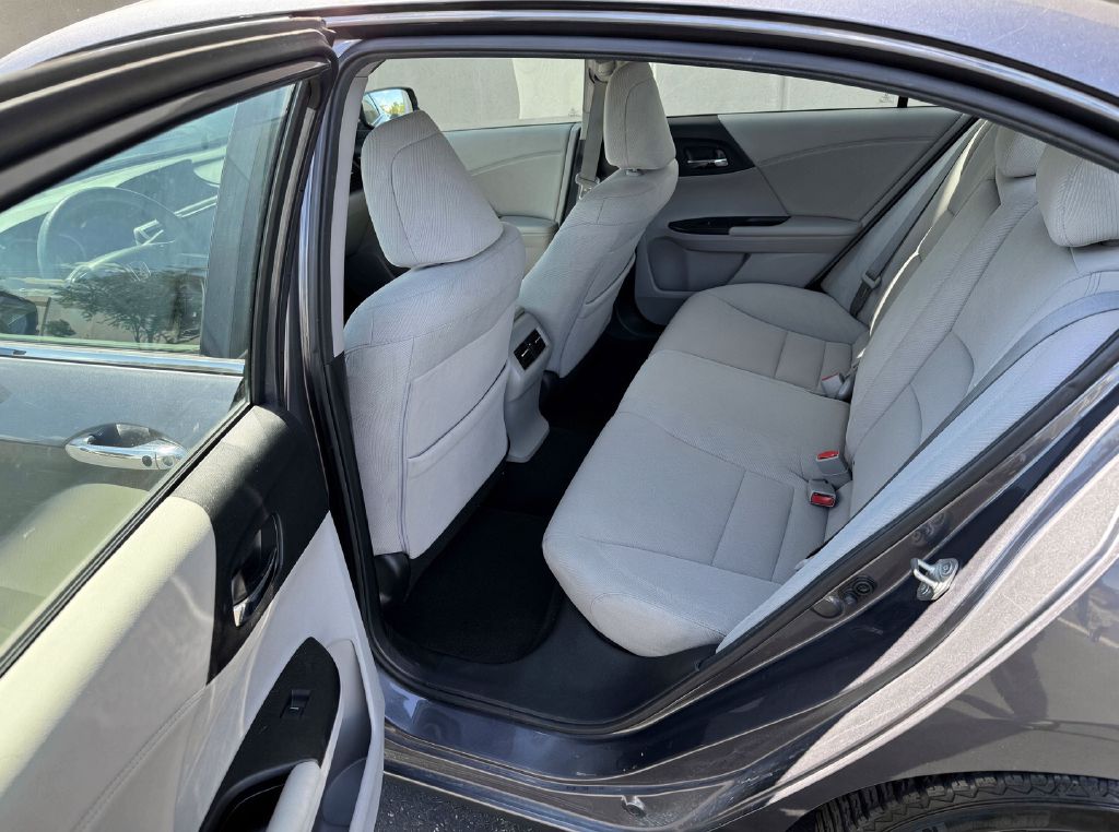 Photo 8 of this HONDA ACCORD