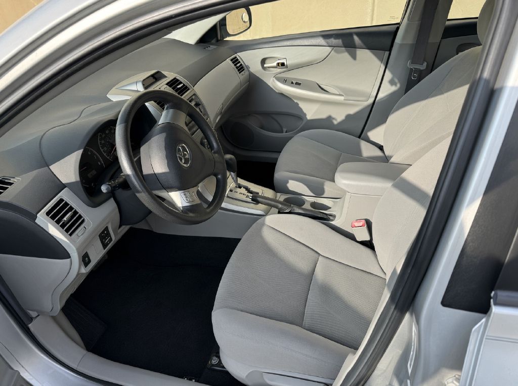 Photo 3 of this TOYOTA COROLLA