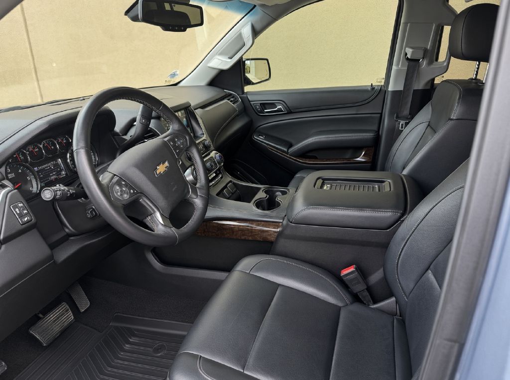Photo 3 of this CHEVROLET TAHOE