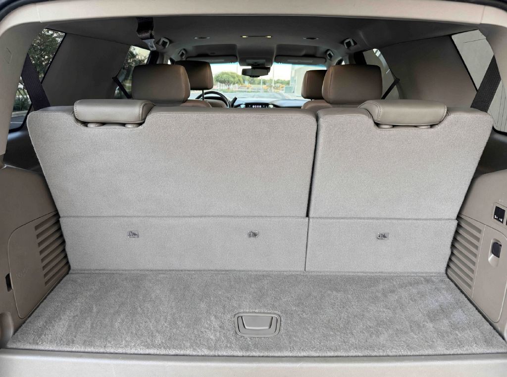Photo 8 of this CHEVROLET TAHOE