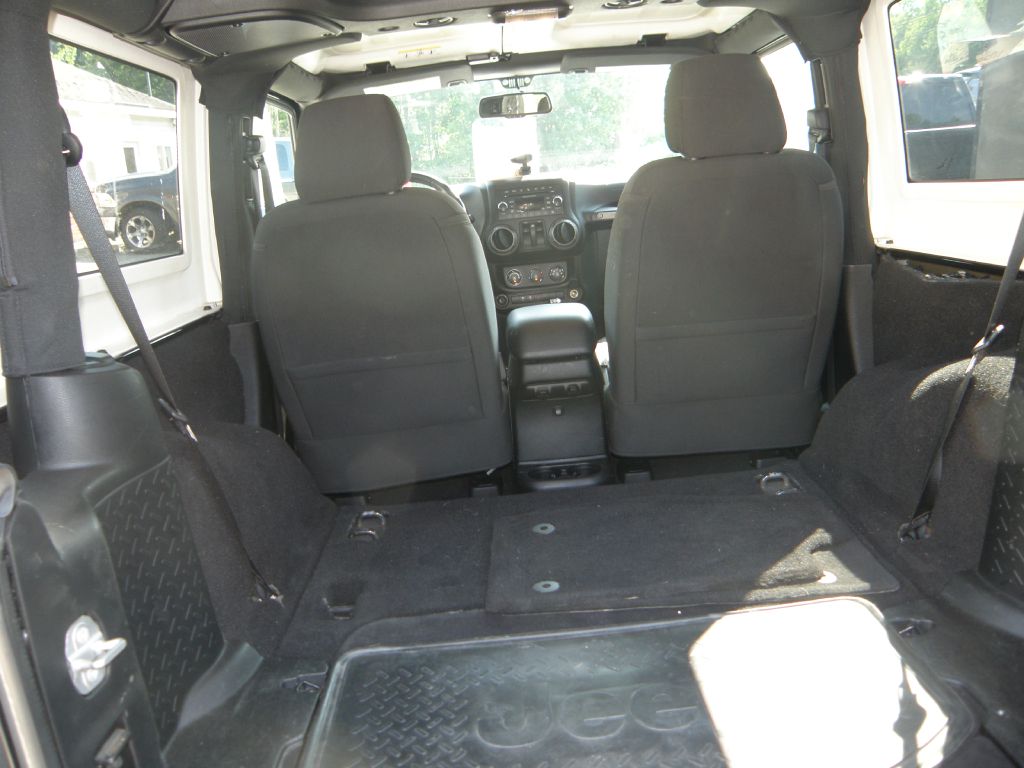 2017 Jeep Wrangler Sport S - Photo 10