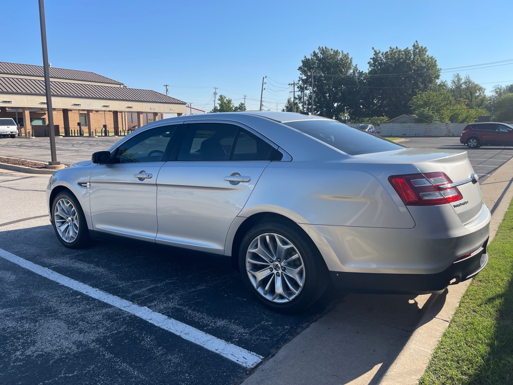 FORD TAURUS 2017 FORD TAURUS 1FAHP2F83HG121721