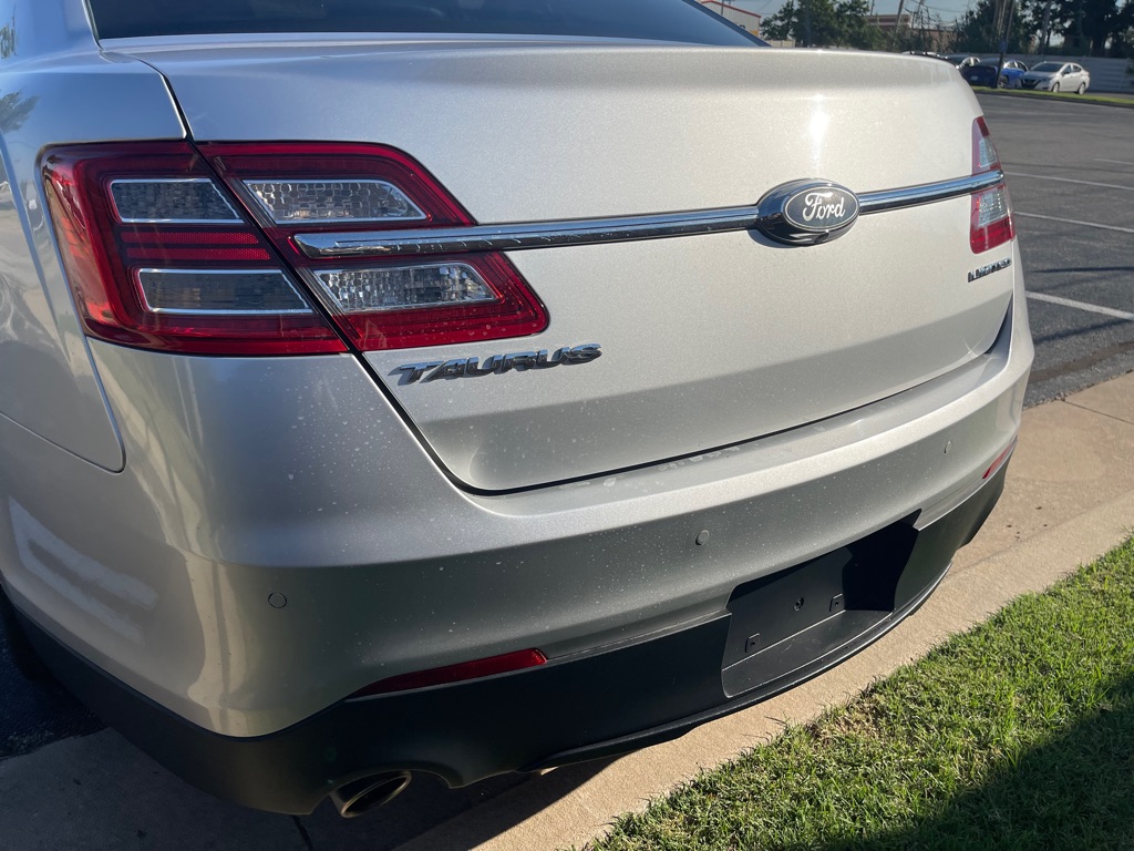 FORD TAURUS 2017 FORD TAURUS 1FAHP2F83HG121721