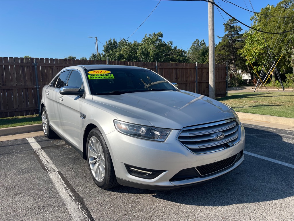 FORD TAURUS 2017 FORD TAURUS 1FAHP2F83HG121721