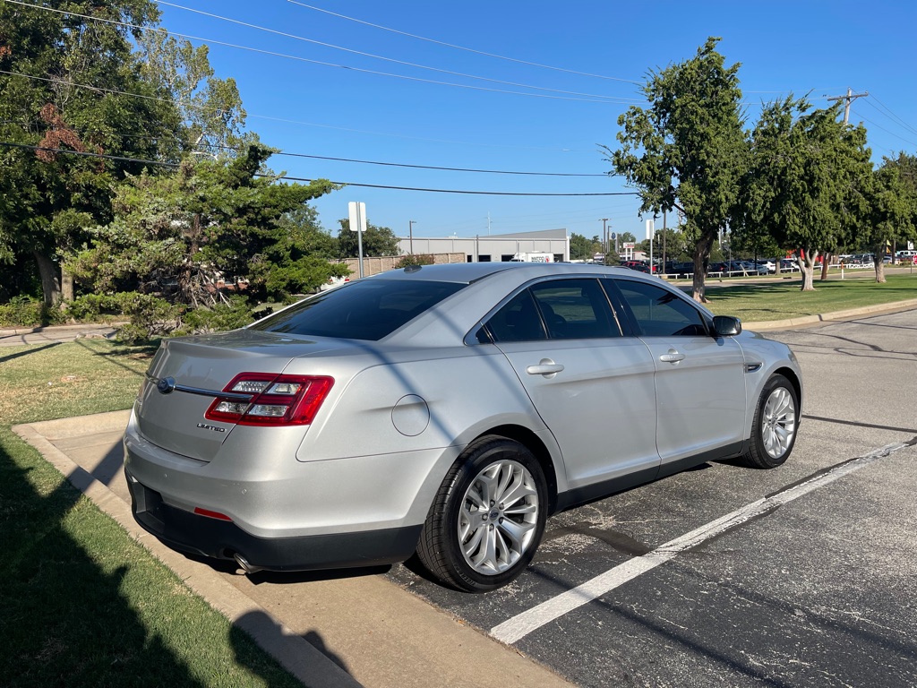 FORD TAURUS 2017 FORD TAURUS 1FAHP2F83HG121721