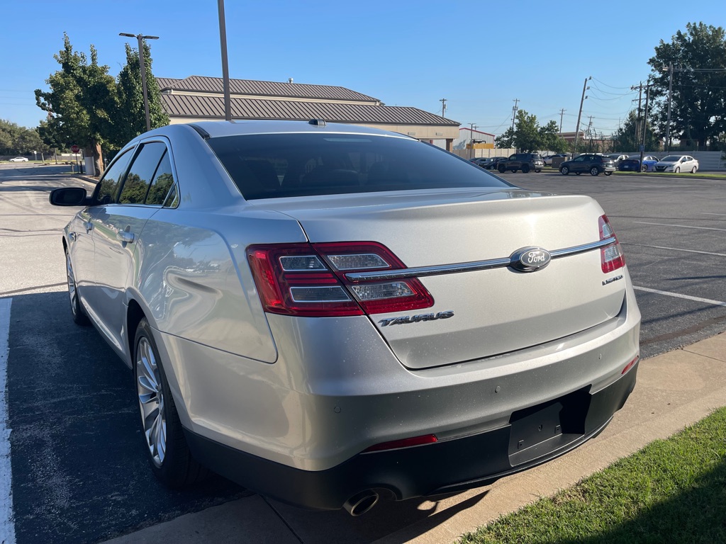 FORD TAURUS 2017 FORD TAURUS 1FAHP2F83HG121721