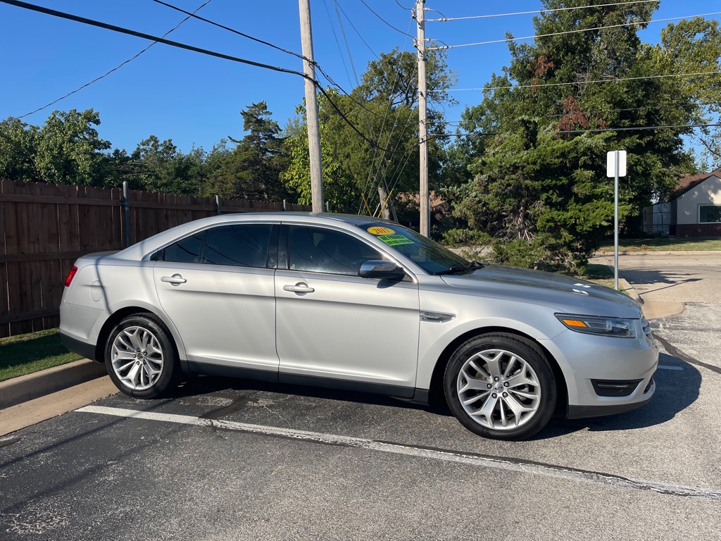 FORD TAURUS 2017 FORD TAURUS 1FAHP2F83HG121721