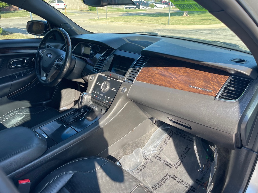 FORD TAURUS 2017 FORD TAURUS 1FAHP2F83HG121721
