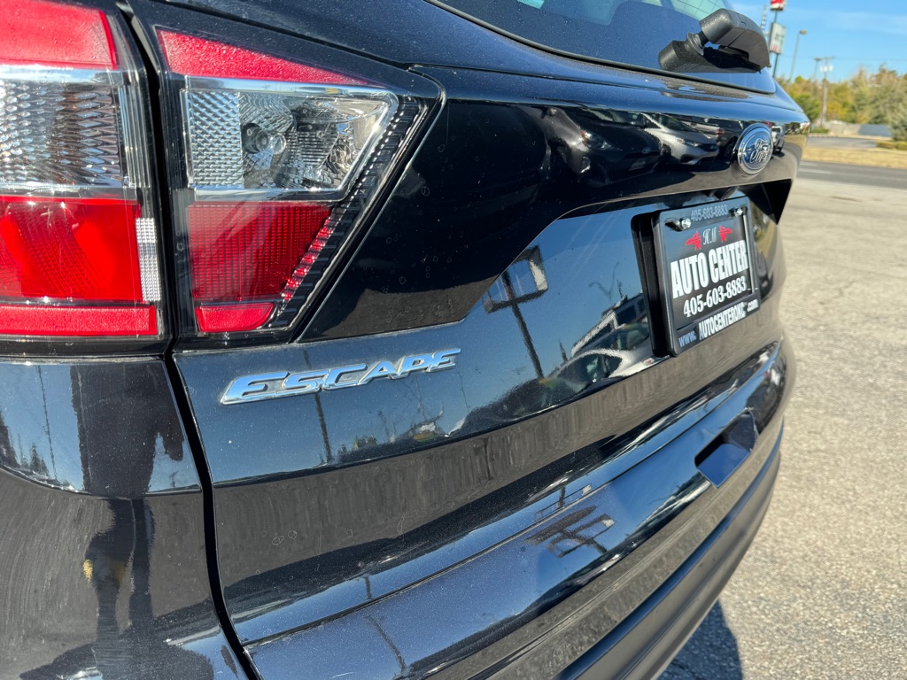 FORD ESCAPE 2017 FORD ESCAPE 1FMCU0F71HUD53062