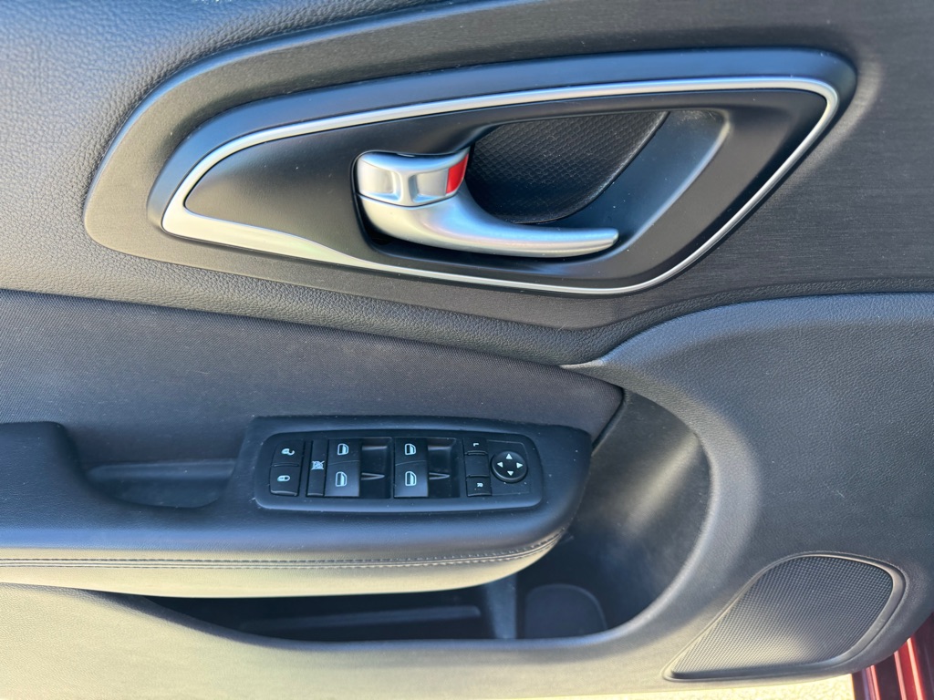 CHRYSLER 200 2016 CHRYSLER 200 1C3CCCFB3GN189825