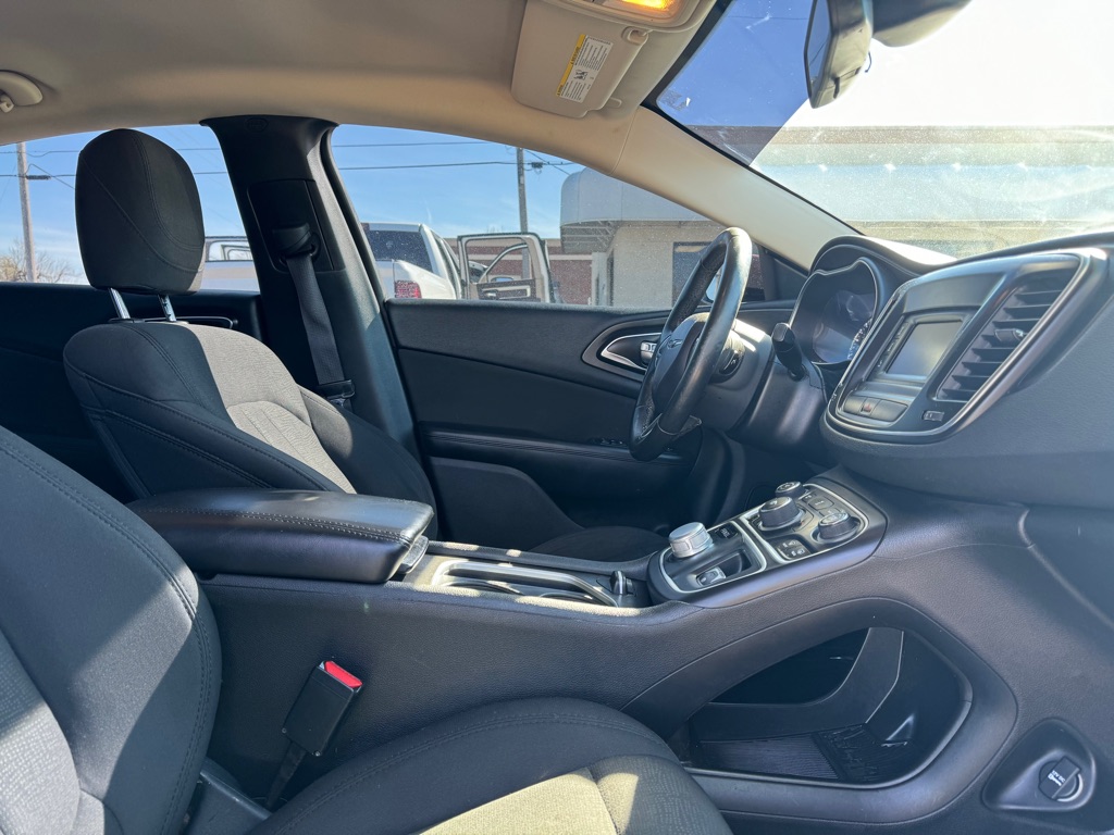 CHRYSLER 200 2016 CHRYSLER 200 1C3CCCFB3GN189825