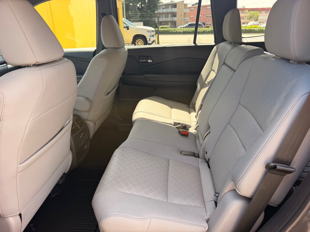 Photo 19 of this HONDA PASSPORT