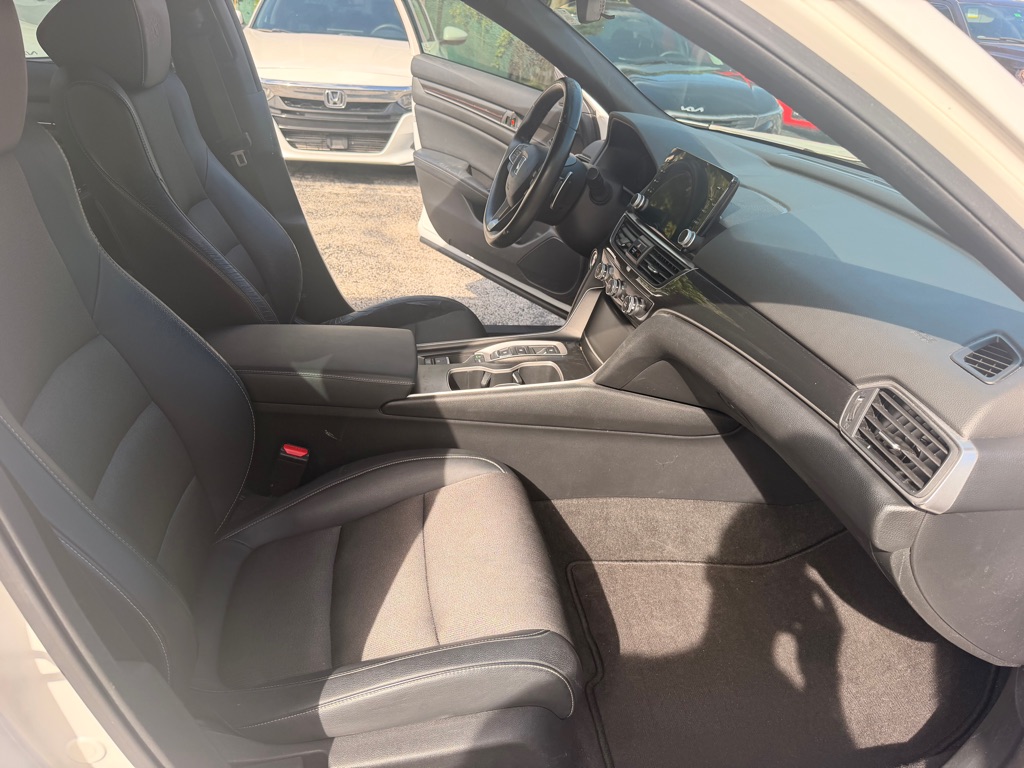 Photo 16 of this HONDA ACCORD