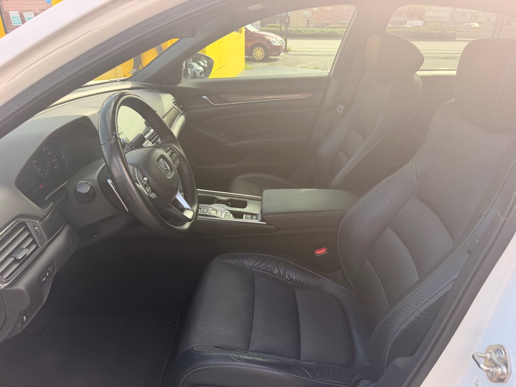 Photo 15 of this HONDA ACCORD