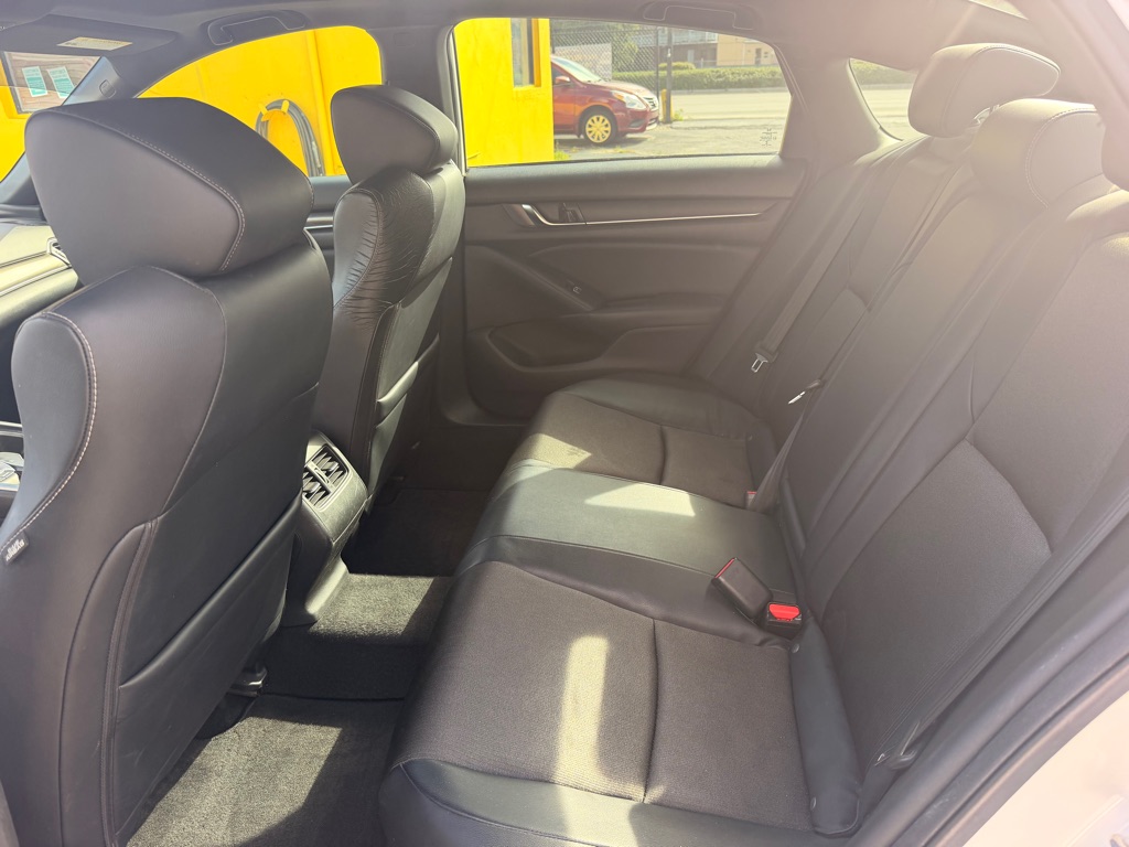 Photo 38 of this HONDA ACCORD