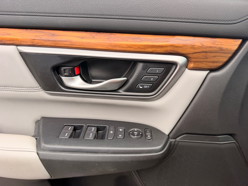 Photo 21 of this HONDA CR-V