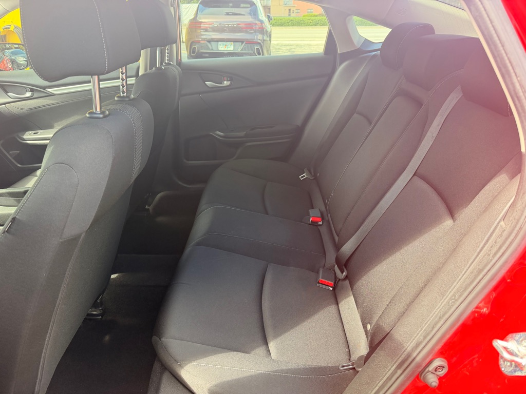 Photo 16 of this HONDA CIVIC